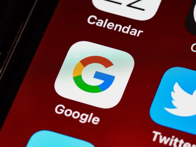 Google Ads vs. Facebook Ads - Was ist effektiver?