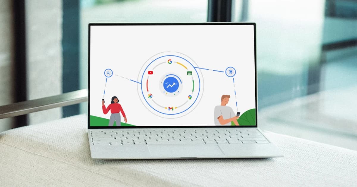Laptop mit Illustration von Google Performance Max